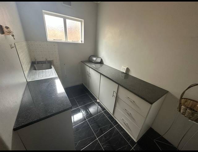 3 BEDROOM FREESTANDING FOR SALE IN WOODLANDS